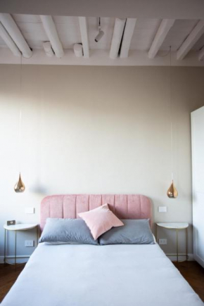 Newly restored, historic & bright apartment,3 bed